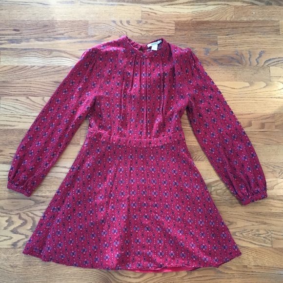 Forever 21 Dresses & Skirts - Long Sleeve Red Paisley Dress